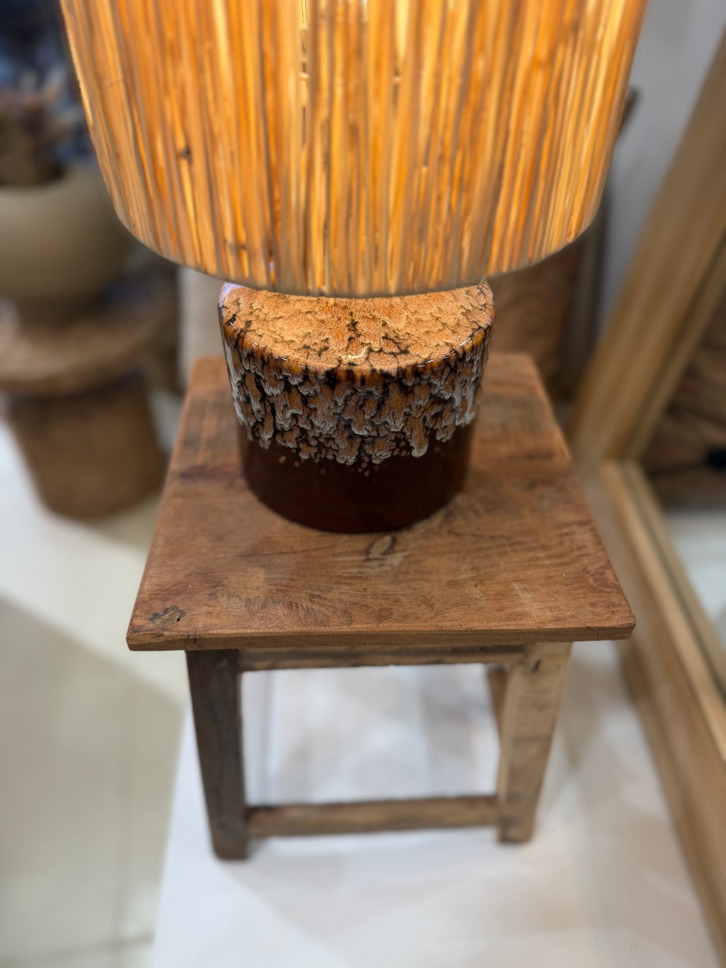 Petit tabouret en bois recyclé