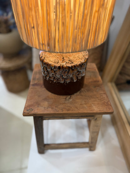 Petit tabouret en bois recyclé